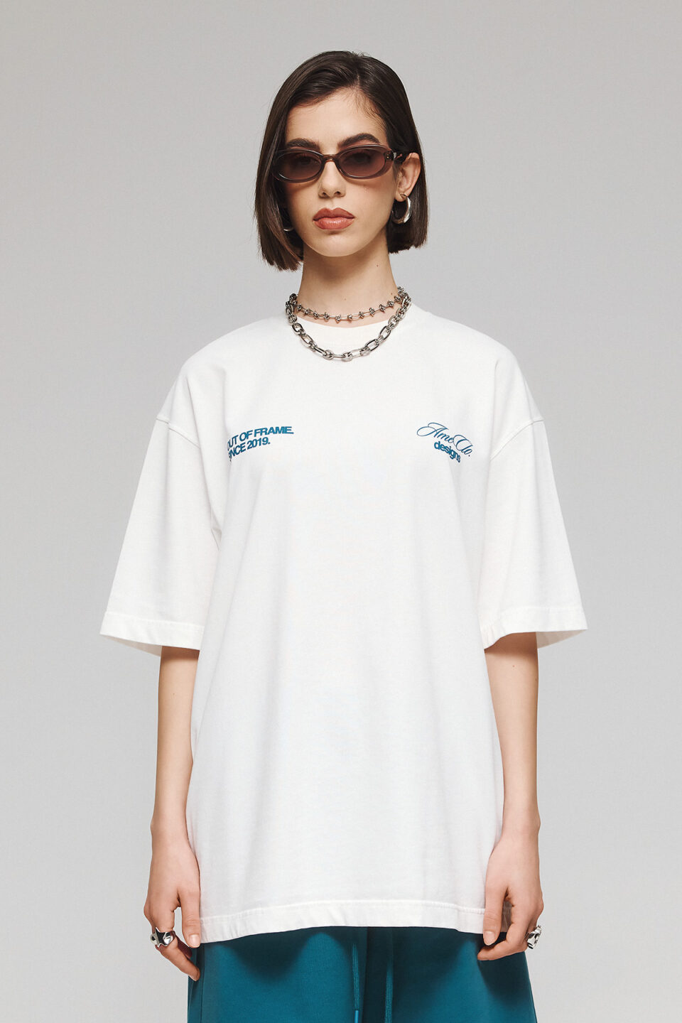 T-SHIRT OUT OF FRAME IN WHITE