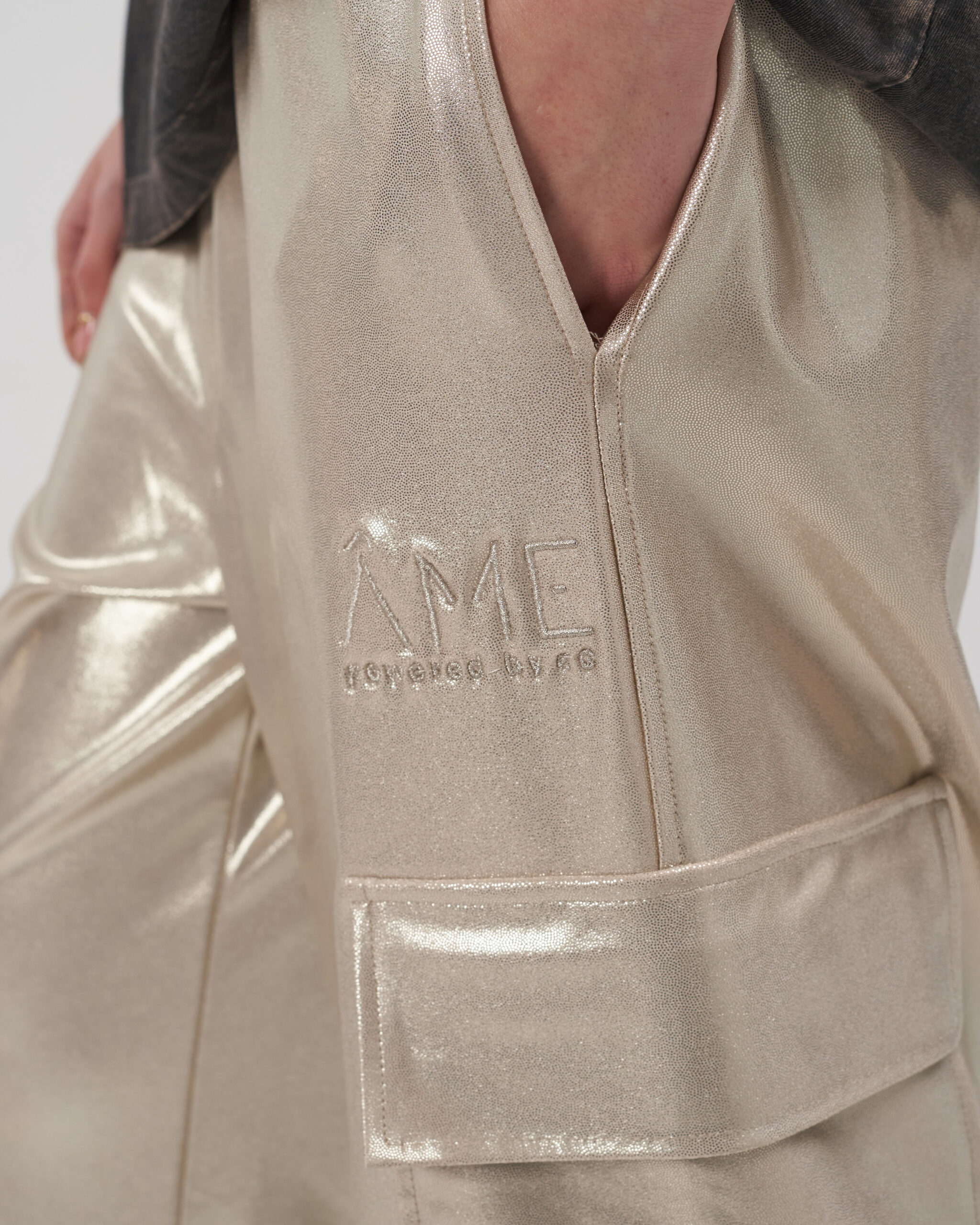 ame15279-1-scaled