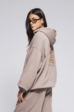 elephant-hoodie-wavy-ame8