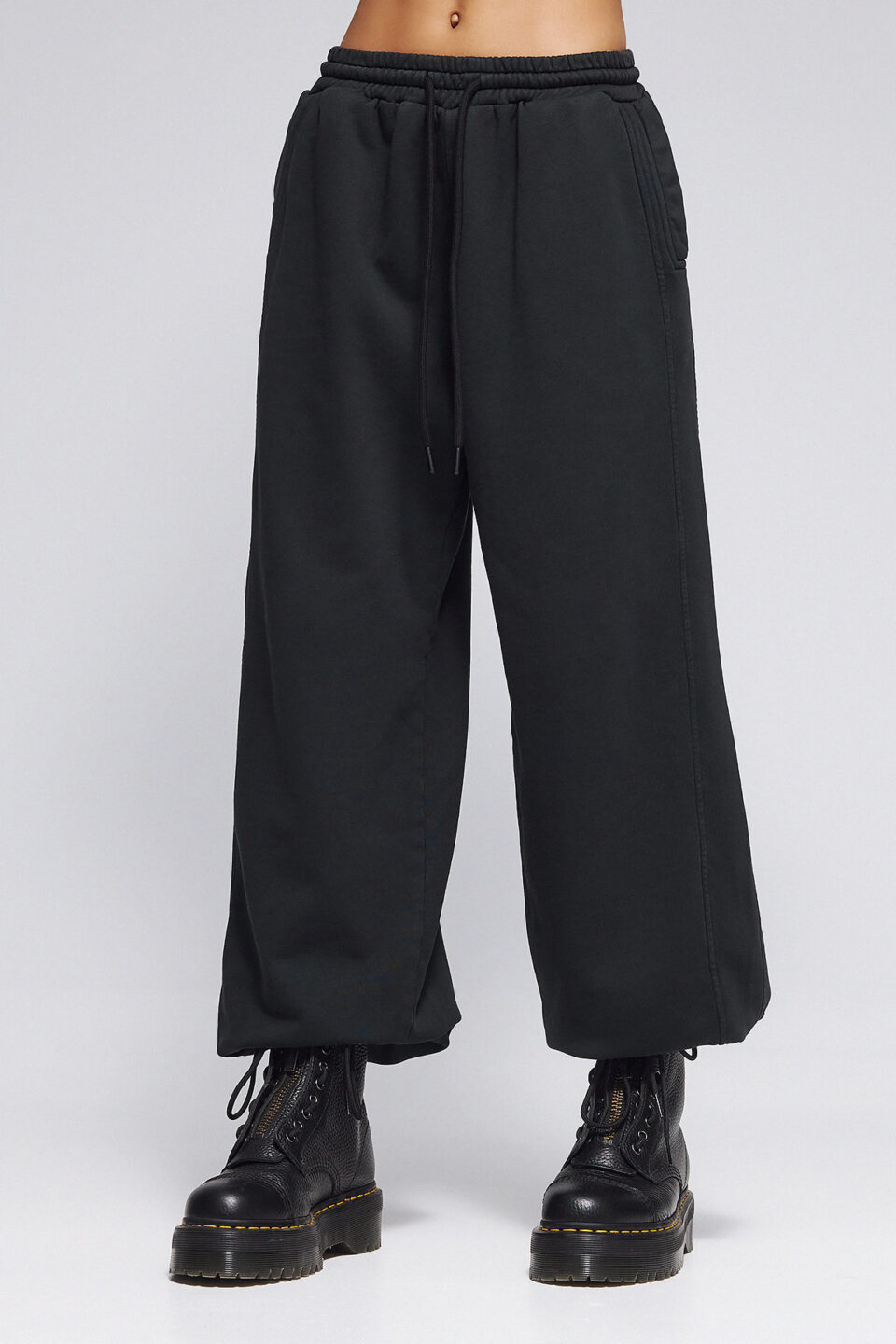 PANTS IN STONE WASHED BLACK