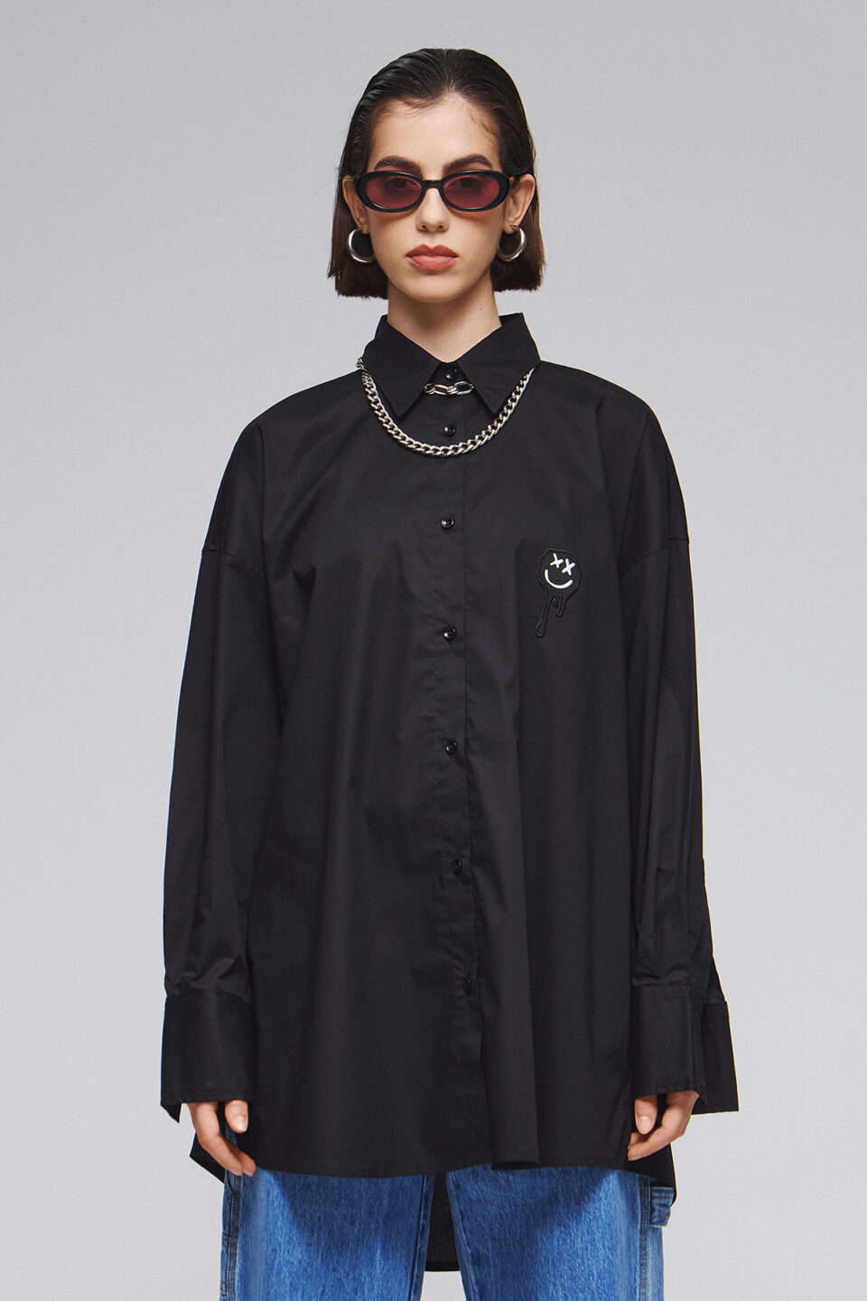 OVERSIZED BLACK SHIRT WITH GRAPHIC PATCHES