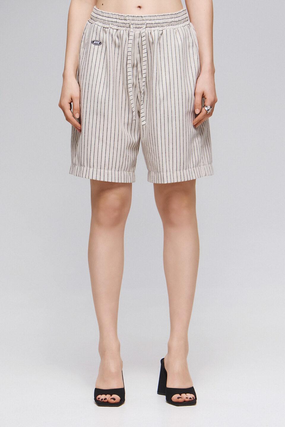 RELAXED FIT LUREX SHORTS ON BEIGE BASE